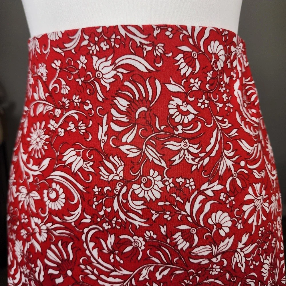 CeCe Maxi Skirt Womens Small Red White Floral Elastic Waist Knit‎ Casual Office